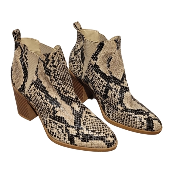 MIA Shoes - MIA Snakeskin Print Size 7 Western Booties